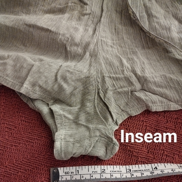 Salty Lemon Beach Crop Top with Matching Shorts in Thyme Size Small - Picture 7 of 12